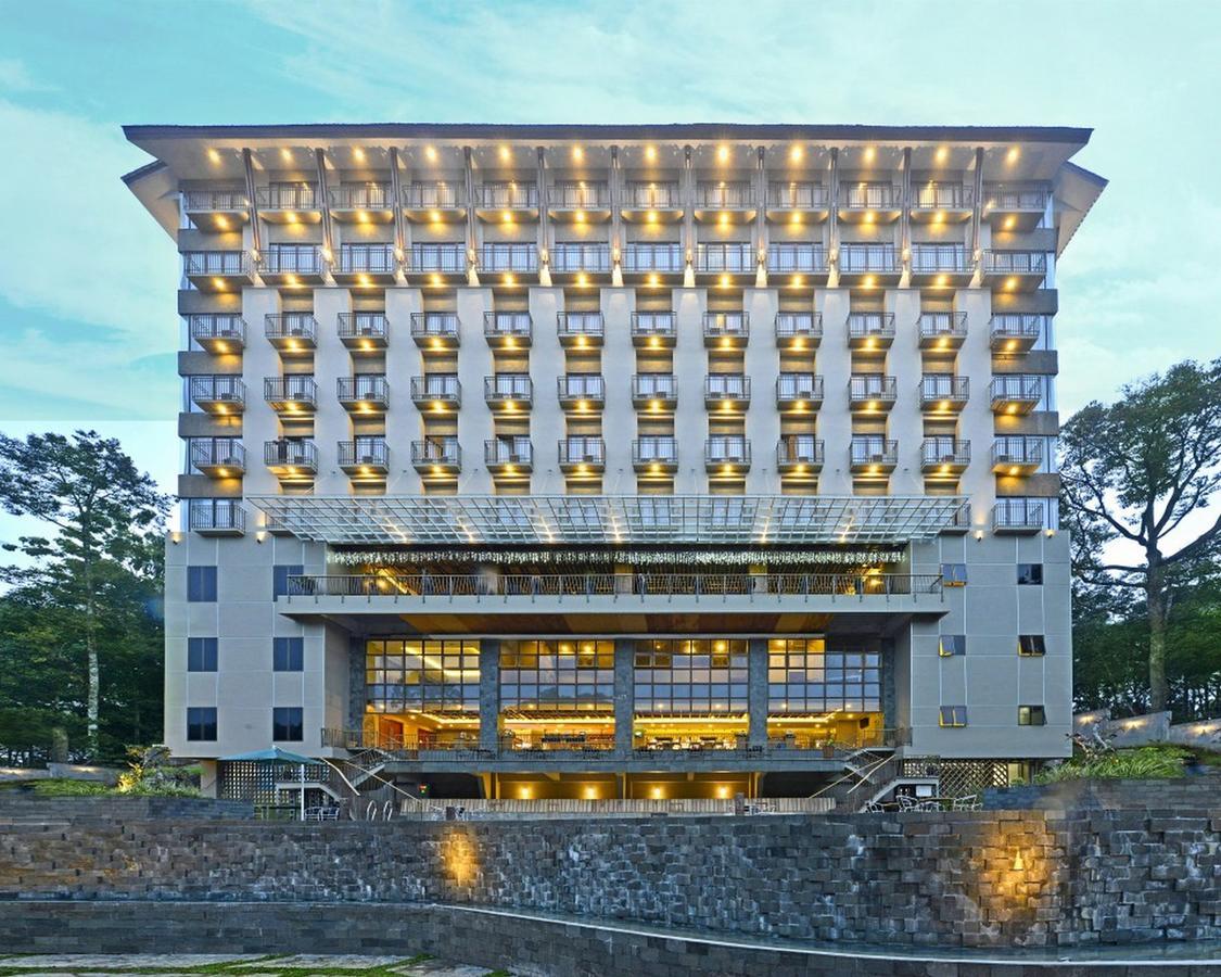 Famvida Hotel Lubuklinggau Rum bild